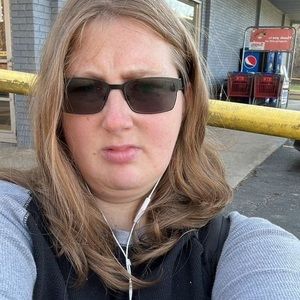 Meet your Posher, Dana